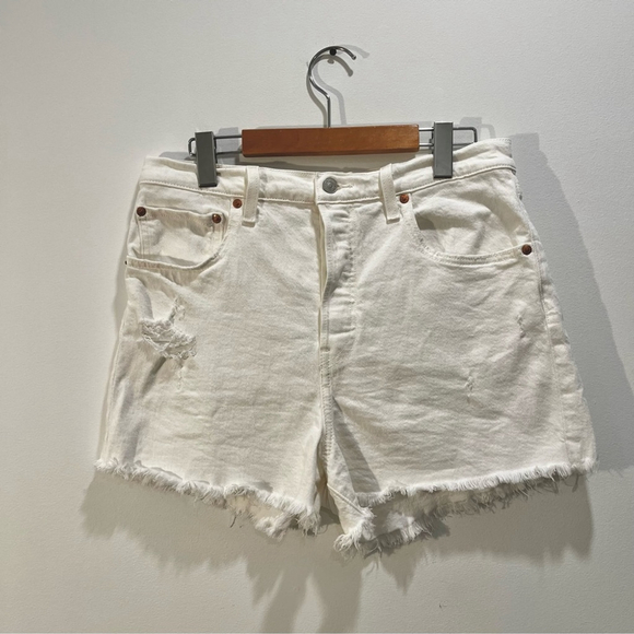 Levi's Ribcage White Denim Frayed Cutoff Distressed High Waist 3 inch Shorts 31 - Picture 4 of 7